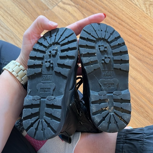 5/$25 H&M Boots size 24 or 8 - Picture 4 of 5